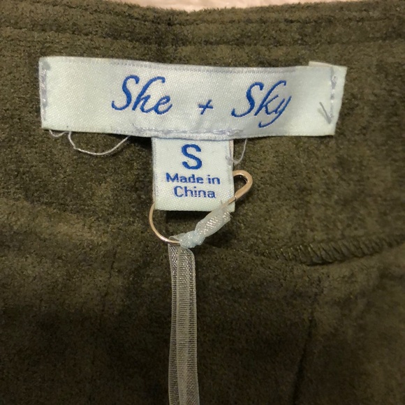 NWT Olive Shorts 🤗 - Picture 2 of 4